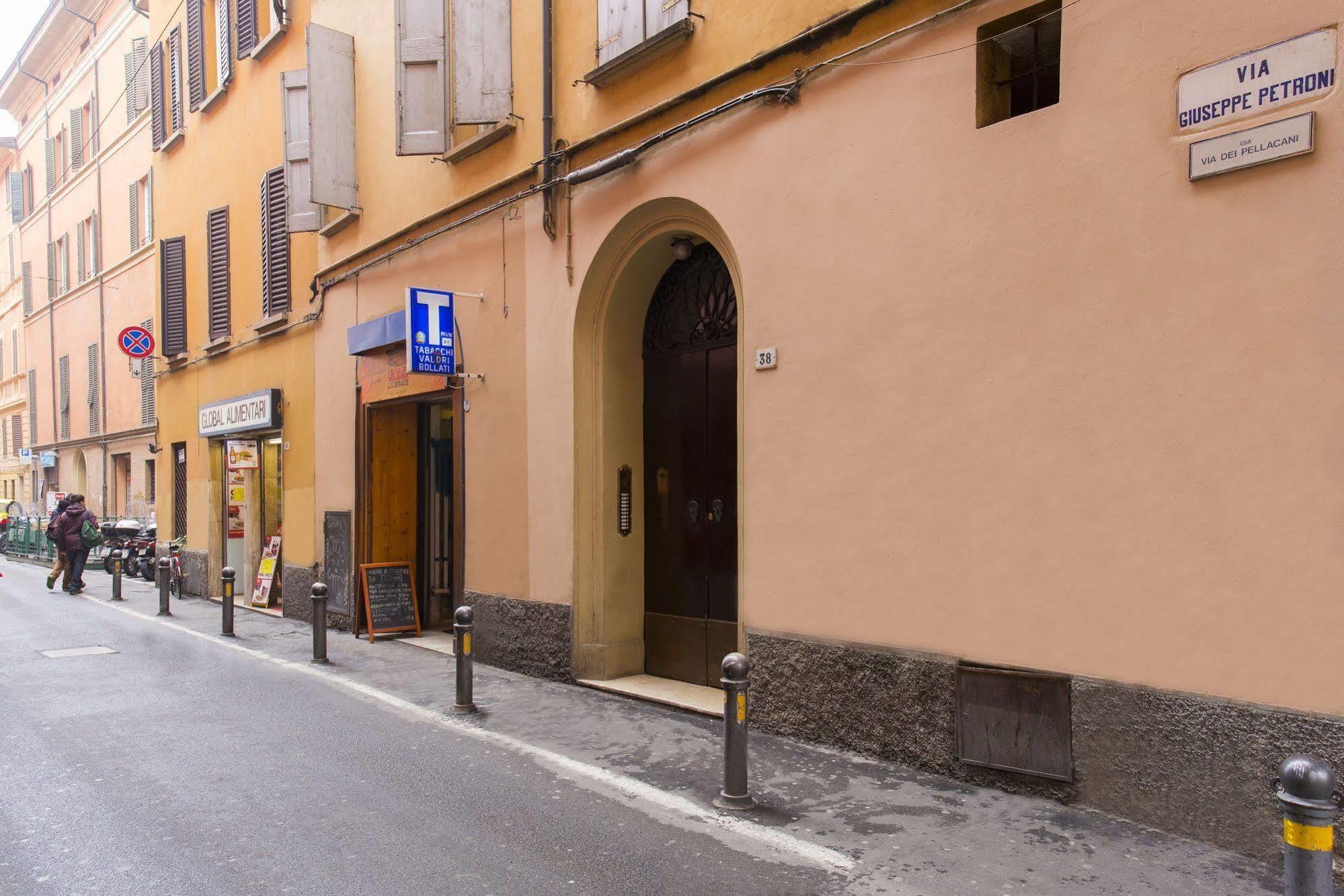 Petroni 38 By Studio Vita Bolonia Exterior foto